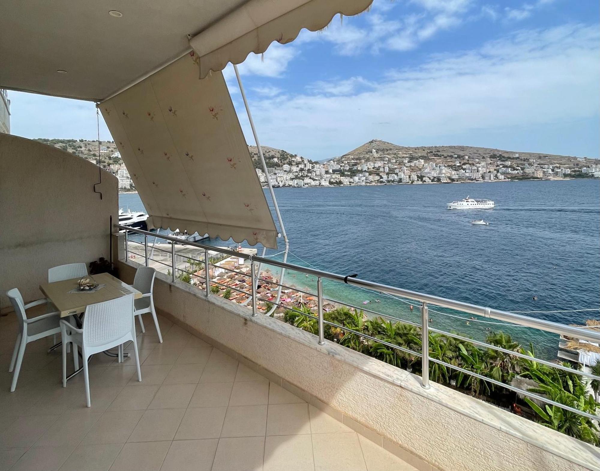Port Side Sarande Leilighet Eksteriør bilde