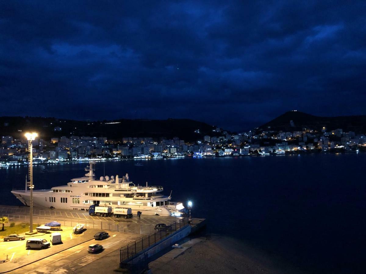 Port Side Sarande Leilighet Eksteriør bilde